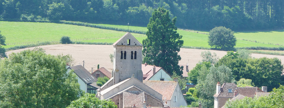 Son église St Férréol du XIème est un joyau de l'art roman.